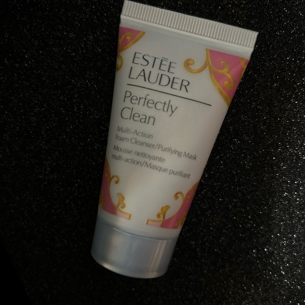 ESTEE LAUDER Perfectly Clean - Picture 2 of 6